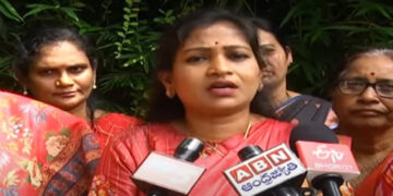 గౌరవం కోసం రోడ్డెక్కె పరిస్థితి వచ్చింది