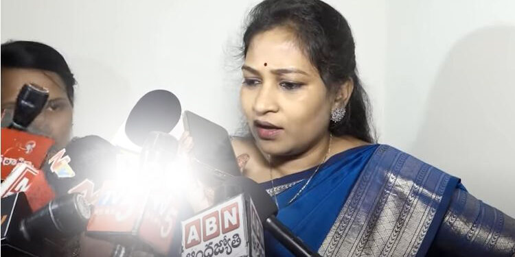 అనితకు వైసిపి నేత బెదిరింపులు