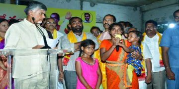 వైసిపి నేతలు మా భూమిని కబ్జా చేశారయ్యా