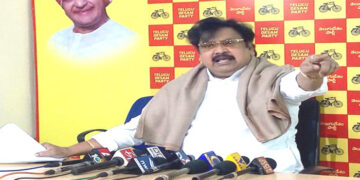 పనికిమాలిన పోలీసు అధికారి సునీల్‌ కుమార్‌