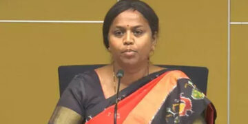 ఎంపీ పదవికి రాజీనామా చేయాలి