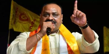 పసుపు రంగు చూస్తే ప్యాంట్ తడుపుకుంటున్న జగన్ రెడ్డి