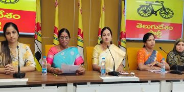 వడ్డాణాలు, పట్టు చీరలకు పదవులు అమ్ముకున్న చరిత్ర నీది