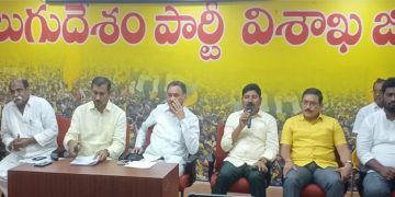 బొత్స ఉత్తరాంధ్రకు ఏం తెచ్చారో చెప్పాలి