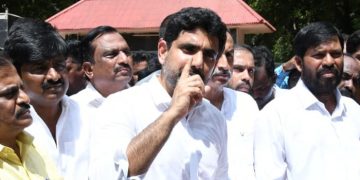 ట్వీట్‌ పెడితేనే తాడేపల్లి పిల్లికి తడిచిపోతోంది