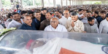 ఆప్తమిత్రునికి కన్నీటి వీడ్కోలు