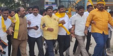 అనంతపురం పోలీసులు చేతగాని చవటలా?