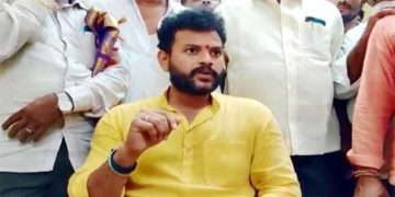 మొత్తం ఉత్తరాంధ్రనే అవమానించారు