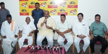 కరువు విలయతాండవం చేస్తుంటే ప్రజాప్రతినిధులకు పట్టదా: అచ్చెన్నాయుడు