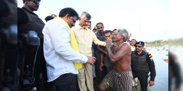 మిర్చిరైతు కష్టం చూసి చలించిన చంద్రబాబు 