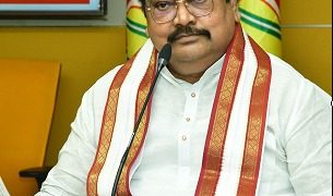 ఎన్‌ఆర్‌ఐ యువకుడి పట్ల సీఐడీ తీరు దుర్మార్గం: వర్ల రామయ్య