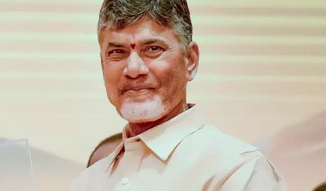 యువగళం నవశకం సభలో పాల్గొనడానికి విశాఖ చేరుకున్న టీడీపీ అధినేత నారా చంద్రబాబునాయుడు గారు.