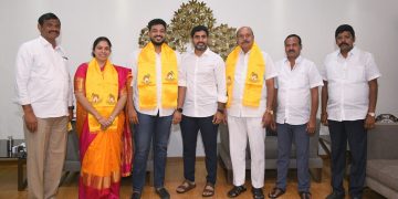 లోకేష్‌ సమక్షంలో టీడీపీలో చేరిన కర్నూలు నేతలు