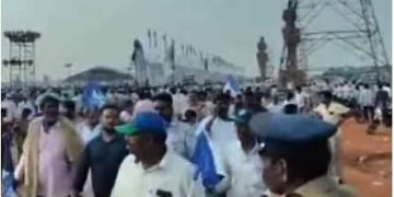 పదవి కోసం.. ప్రలోభ దేబిరింపు