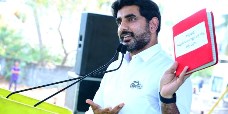 అతనో..అబద్ధాలకోరు!