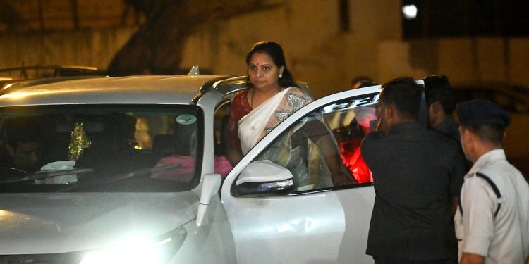 ఢిల్లీ మద్యం కేసులో బీఆర్ఎస్ ఎమ్మెల్సీ కవిత అరెస్ట్