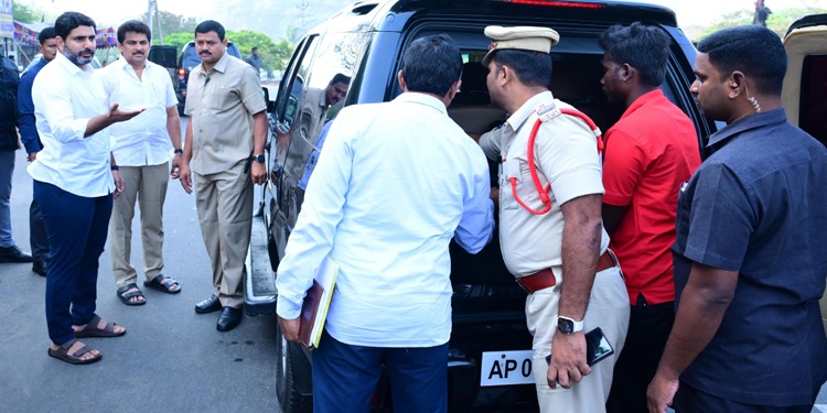 ఒకే రోజు రెండు సార్లు లోకేష్ కాన్వాయ్ తనిఖీ