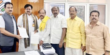 ఎన్నికల నిబంధనలు ఉల్లంఘిస్తున్న అధికారులు, వైసీపీ నేతలపై చర్యలు తీసుకోండి