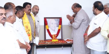 అస్తమించిన అక్షర సూరీడు