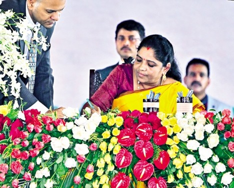 బాధ్యతలు స్వీకరించిన మంత్రి గుమ్మిడి సంధ్యారాణి