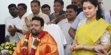 గుజరాత్‌ తరహాలో రాష్ట్రాన్ని పారిశ్రామికంగా అభివృద్ధి చేస్తాం