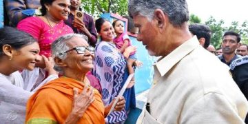 మీ కష్టాలు చూసి చలించిపోయా