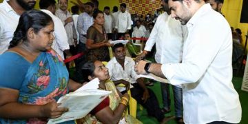 రేషన్‌ కార్డులు, పెన్షన్‌లు పునరుద్ధరించండి