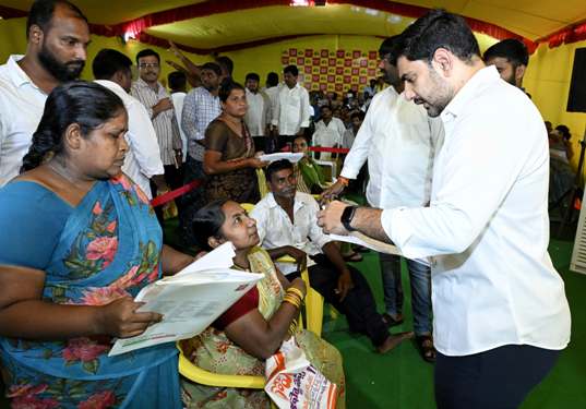 రేషన్ కార్డులు, పెన్షన్లు పునరుద్ధరించండి