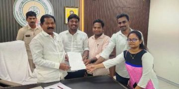 ప్రజలకు జవాబుదారీగా ఉండాలి