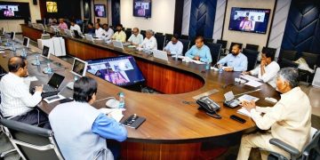 రోడ్లకు తక్షణం మరమ్మతులు