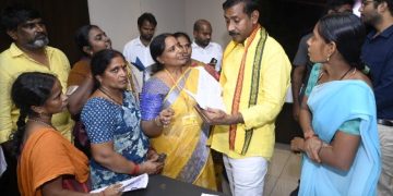 న్యాయం చేయండి..సమస్యలు పరిష్కరించండి