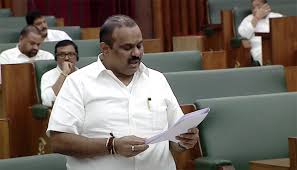 భూములు దోచుకునేందుకు తెచ్చిన చట్టం ఇది అందుకే రద్దు చేస్తున్నాం