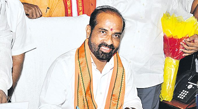 ప్రజలకు మెరుగైన వైద్యసేవలు అందించాలి