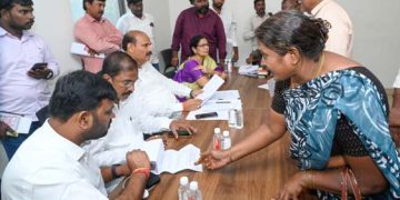 భూమి లాగేసుకుని, చంపి కాలువలో పడేస్తామని బెదిరింపులు