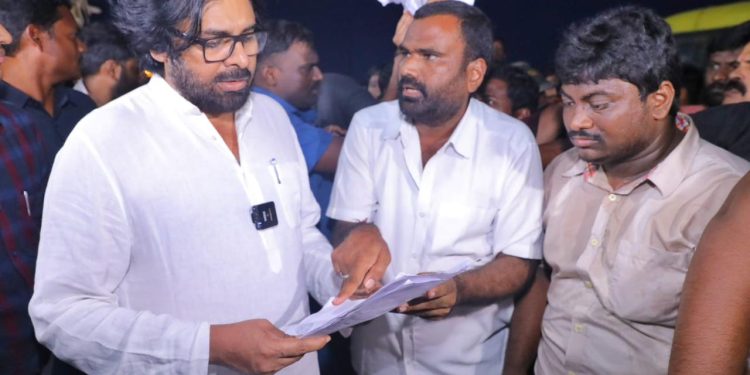 వినతులు స్వీకరించిన ఉప ముఖ్యమంత్రి పవన్కళ్యాణ్