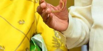 అటు విన్నపాలు…ఇటు విరాళాలు