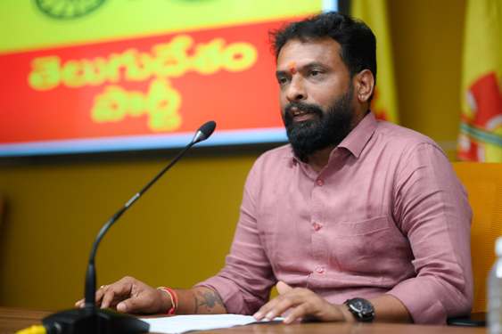 ఐదేళ్లు గుర్తుకురాని బీసీలు ఇప్పుడు గుర్తొచ్చారా?