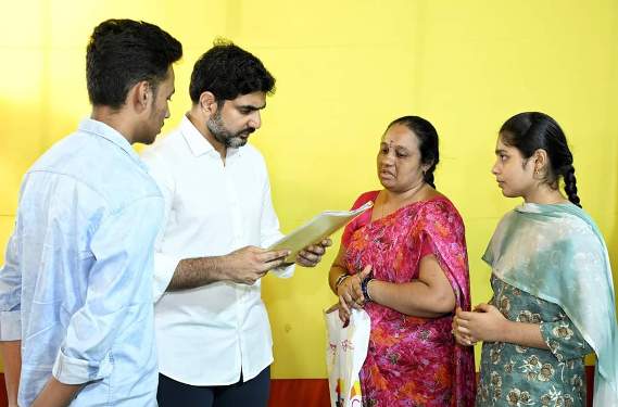 వైకాపా నాయకులు భూములు కబ్జా చేశారు