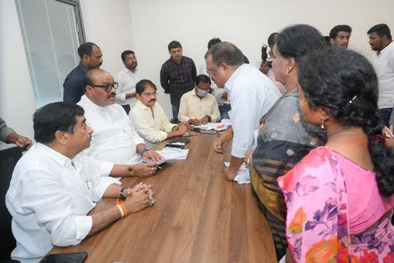 జగనన్న భూ సర్వే పెద్ద బోగస్