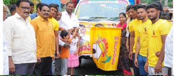 ముంపు బాధితులకు అండగా మంత్రి మండిపల్లి