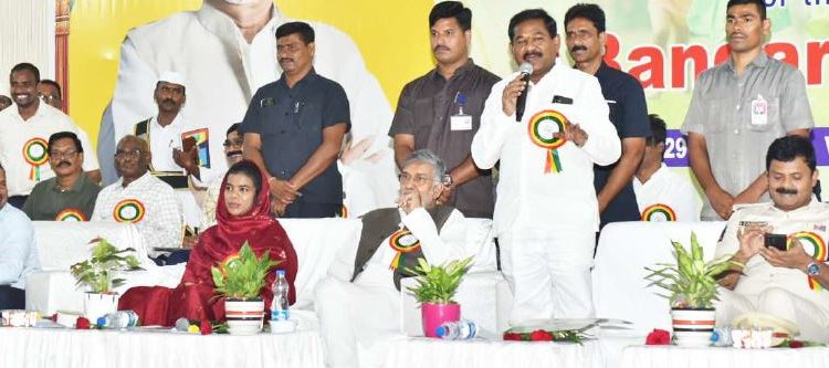 నిరాదరణకు గురైన బాలల కోసం ‘బంగారు బాల్యం’