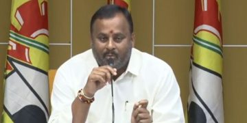 బాధితులను పట్టించుకోకపోగా ప్రభుత్వంపై విమర్శలా?