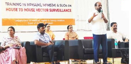 వైద్య సిబ్బంది సైనికుల్లా పనిచేయాలి