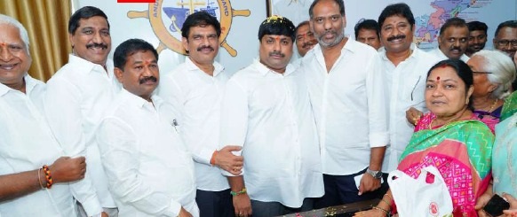 పోర్టుల అభివృద్ధితో మరిన్ని పెట్టుబడులు రప్పిస్తా-మారిటైం బోర్డు నూతన చైర్మన్ దామచర్ల సత్య