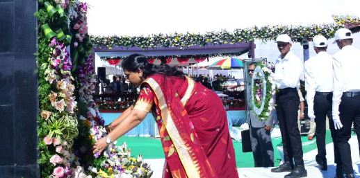 అమరవీరుల త్యాగఫలమే స్వేచ్ఛ పోలీస్ సంస్మరణలో హోంమంత్రి అనిత