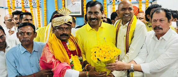 మార్క్ఫెడ్ అభివృద్ధికి కృషిచేస్తా-చైర్మన్ కర్రోతు బంగార్రాజు