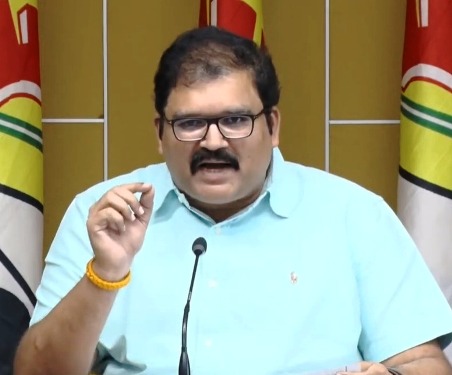 తల్లి,చెల్లిని కోర్టుకీడ్చి రచ్చ చేసింది జగనే..!