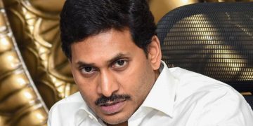 తల్లి, చెల్లికీ చుక్కలు చూపిస్తున్న సైకో!