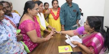 గోపిరెడ్డి అండతో ఆలయ సామగ్రి దోచారు