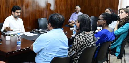 విద్యార్థులపై ప్రయోగాలు వద్దు..ప్రయోజకులుగా తీర్చిదిద్దాలి